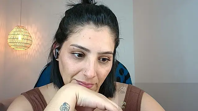 Snapshot of YummyAnna_ chatting on 04-29-26, 08:37 YummyAnna online show from 04-29-26, 08:37