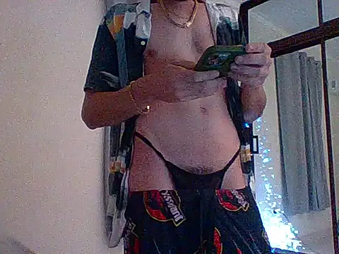Snapshot of Rosecock69 chatting on 05-08-26, 06:50 Rosecock69 online show from 05-08-26, 06:50