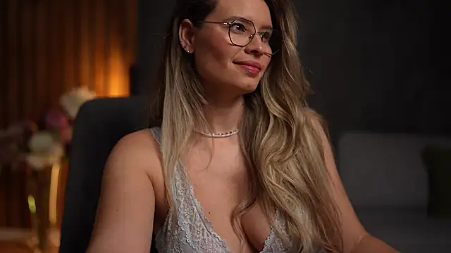 BrandyWhite online show from 11-18-25, 05:22