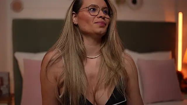 BrandyWhite online show from 03-17-26, 04:48