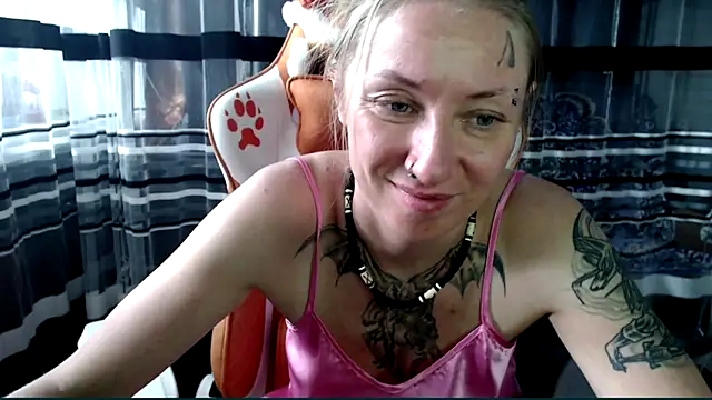 cold lollipop online show from 04-18-26, 07:22