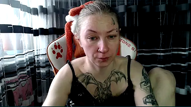 Snapshot of cold_lollipop chatting on 02-22-26, 07:33 cold lollipop online show from 02-22-26, 07:33