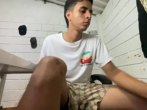 Snapshot of Max_TheHorseDick chatting on 07-16-26, 02:08 Max TheHorseDick online show from 07-16-26, 02:08
