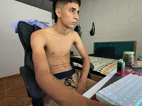 Snapshot of Max_TheHorseDick chatting on 02-24-25, 03:55 Max TheHorseDick online show from 02-24-25, 03:55