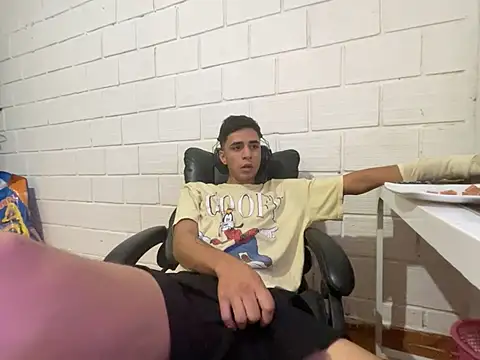 Snapshot of Max_TheHorseDick chatting on 03-01-26, 07:14 Max TheHorseDick online show from 03-01-26, 07:14