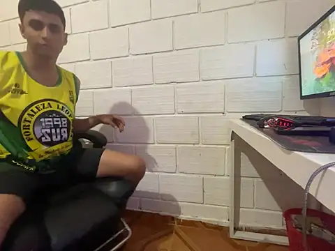 Snapshot of Max_TheHorseDick chatting on 02-02-26, 02:21 Max TheHorseDick online show from 02-02-26, 02:21