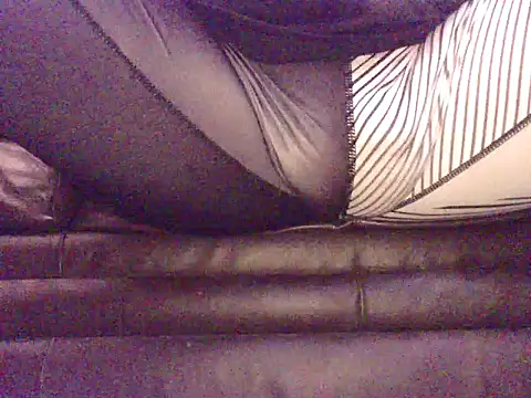 Snapshot of SDtinycok chatting on 03-09-25, 04:33 SDtinycok online show from 03-09-25, 04:33