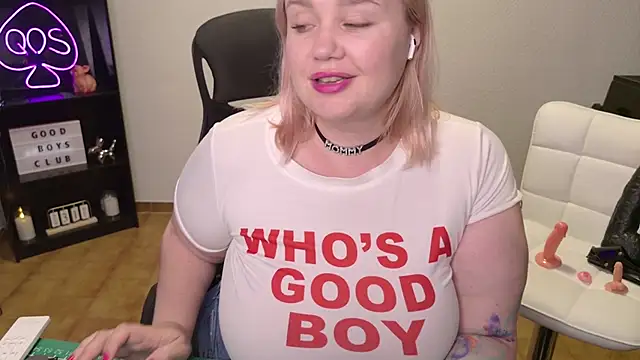 Snapshot of MargotGrey chatting on 05-31-26, 06:09 MargotGrey online show from 05-31-26, 06:09