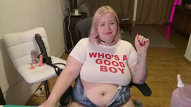 Snapshot of MargotGrey chatting on 05-05-26, 01:14 MargotGrey online show from 05-05-26, 01:14