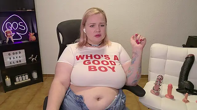 Snapshot of MargotGrey chatting on 05-31-26, 03:18 MargotGrey online show from 05-31-26, 03:18