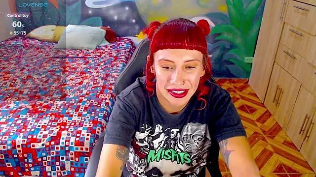 Eimy lorens online show from 10-26-25, 05:46