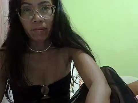 Snapshot of Tinderella chatting on 04-29-26, 08:37 Tinderella online show from 04-29-26, 08:37