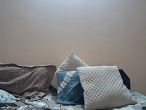 Snapshot of redvelvet_4 chatting on 09-14-25, 06:08 redvelvet 4 online show from 09-14-25, 06:08