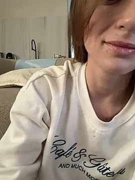 Snapshot of -AngelAri- chatting on 06-14-26, 01:01 -AngelAri- online show from 06-14-26, 01:01