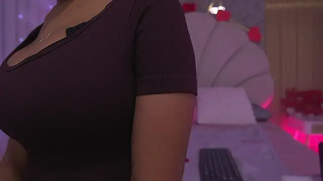 Snapshot of mssburbuja chatting on 02-11-26, 03:06 mssburbuja online show from 02-11-26, 03:06