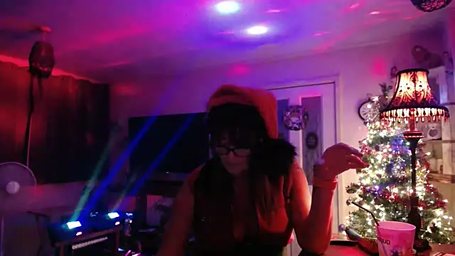 COUPLE4VOYEUR01 online show from 12-20-25, 08:01