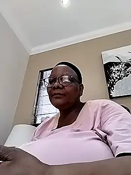 Snapshot of SEXYBOOBSNASS chatting on 09-28-25, 08:54 SEXYBOOBSNASS online show from 09-28-25, 08:54