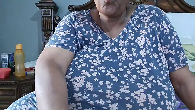 Snapshot of SEXYBOOBSNASS chatting on 10-12-25, 02:51 SEXYBOOBSNASS online show from 10-12-25, 02:51