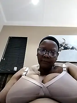 Snapshot of SEXYBOOBSNASS chatting on 09-22-25, 06:47 SEXYBOOBSNASS online show from 09-22-25, 06:47