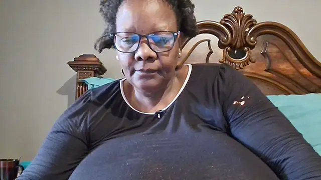 Snapshot of SEXYBOOBSNASS chatting on 03-12-25, 05:46 SEXYBOOBSNASS online show from 03-12-25, 05:46