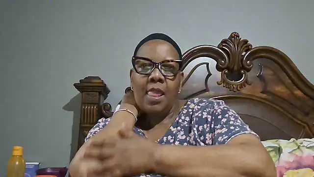 Snapshot of SEXYBOOBSNASS chatting on 10-10-25, 09:04 SEXYBOOBSNASS online show from 10-10-25, 09:04