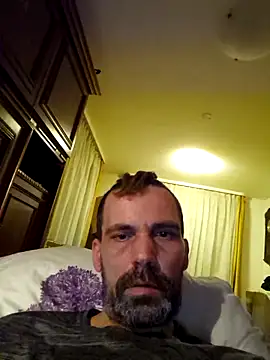 Snapshot of madmac80fun chatting on 03-23-25, 03:32 madmac80fun online show from 03-23-25, 03:32