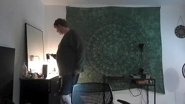 Snapshot of SilasRed chatting on 12-28-24, 11:26 SilasRed online show from 12-28-24, 11:26