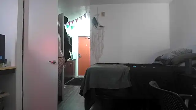 Snapshot of SilasRed chatting on 01-30-25, 08:21 SilasRed online show from 01-30-25, 08:21