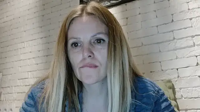 Angel girllovemy online show from 11-22-25, 04:17