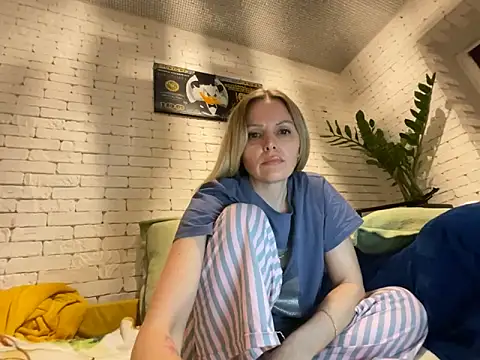 Angel girllovemy online show from 03-22-25, 04:58