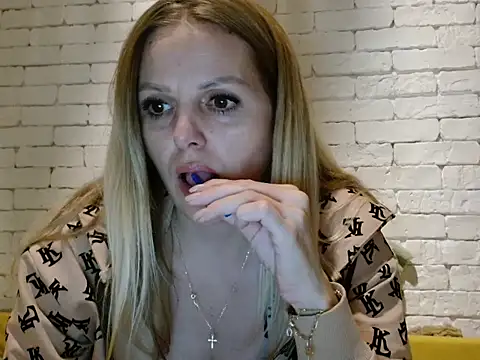 Angel girllovemy online show from 11-18-25, 06:00