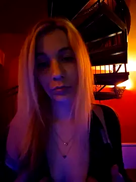 Snapshot of wildlia chatting on 09-17-25, 11:40 wildlia online show from 09-17-25, 11:40