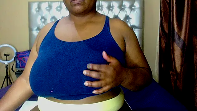 missboobsxx online show from 10-28-25, 12:59