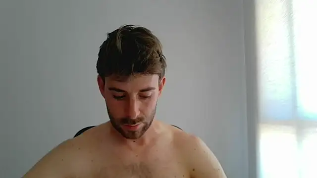 Snapshot of vargas90 chatting on 05-25-26, 12:26 vargas90 online show from 05-25-26, 12:26