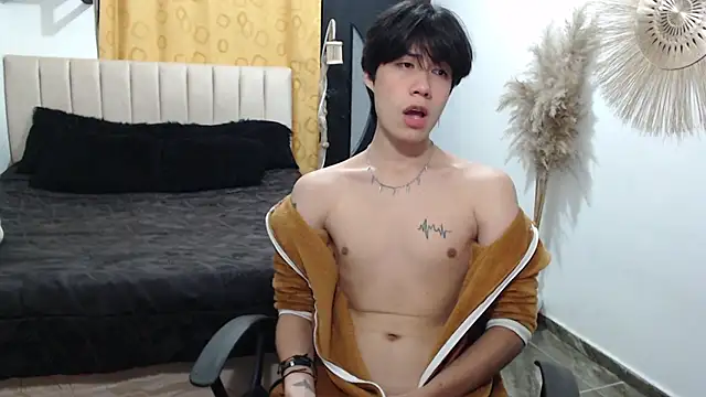 Snapshot of Elio-cam chatting on 05-21-26, 02:53 Elio-cam online show from 05-21-26, 02:53