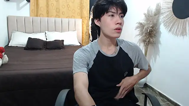 Elio-cam online show from 04-16-26, 07:09