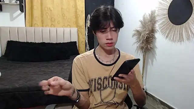 Elio-cam online show from 02-17-26, 01:36