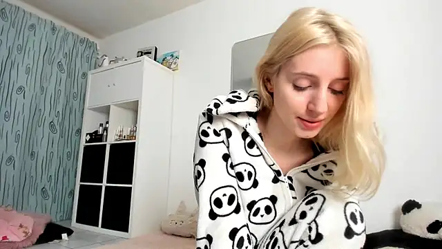 KenzieDawton online show from 10-09-25, 06:14