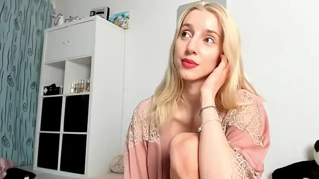 KenzieDawton online show from 09-08-25, 07:46