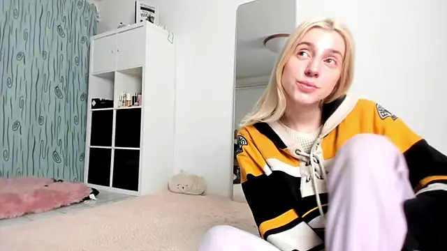 KenzieDawton online show from 12-07-24, 04:48