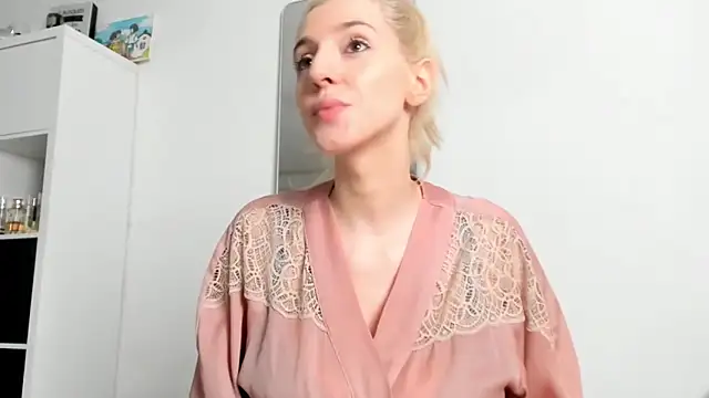 KenzieDawton online show from 10-02-25, 01:47