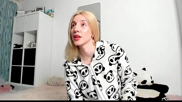 KenzieDawton online show from 03-12-25, 08:08