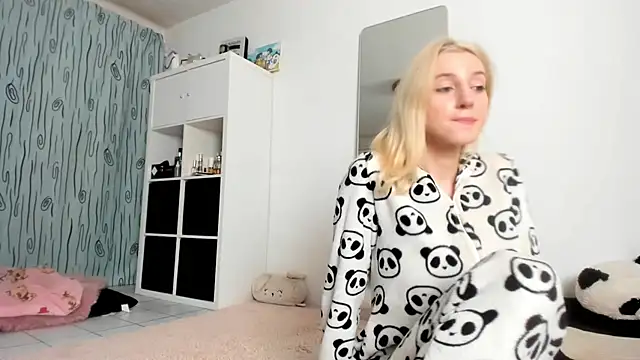 KenzieDawton online show from 10-06-25, 07:58