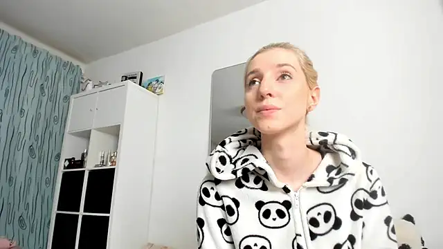 KenzieDawton online show from 11-14-25, 04:27