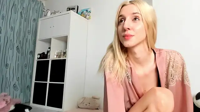 KenzieDawton online show from 09-15-25, 07:47
