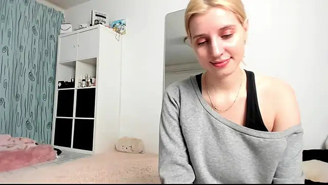 KenzieDawton online show from 01-05-25, 05:09