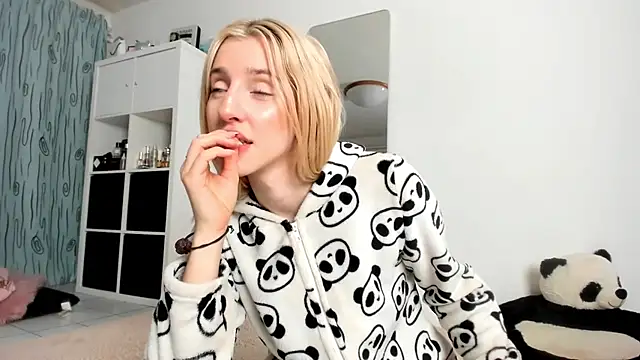 KenzieDawton online show from 10-16-25, 07:05