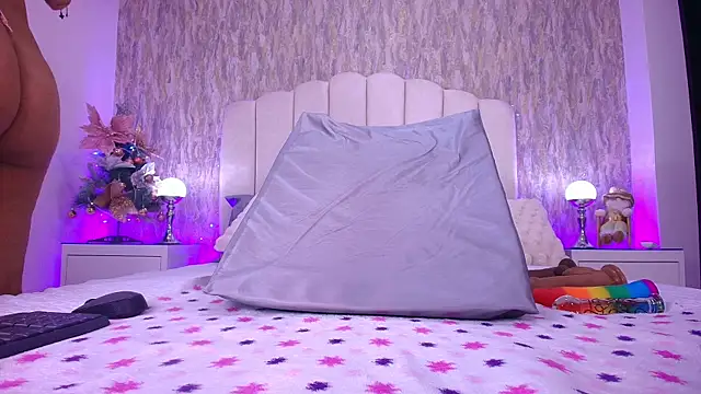 Snapshot of raven_lilith_ chatting on 12-18-25, 03:22 raven lilith online show from 12-18-25, 03:22