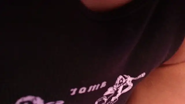 Snapshot of raven_lilith_ chatting on 11-26-25, 03:17 raven lilith online show from 11-26-25, 03:17