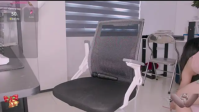 Snapshot of Shyn__ chatting on 03-02-26, 04:02 Shyn online show from 03-02-26, 04:02